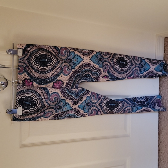 Paisley Leggings - Picture 2 of 5